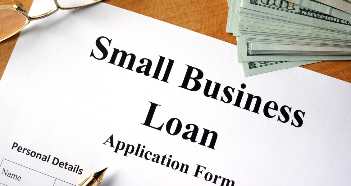 4 REASONS WHY BUSINESS OWNERS SHOULD CONSIDER USING A FINANCE COMPANY RATHER THAN THEIR LOCAL BANK FOR THEIR NEXT EQUIPMENT FINANCING?